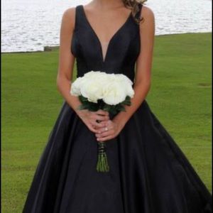 Sherri Hill Size 2, worn once